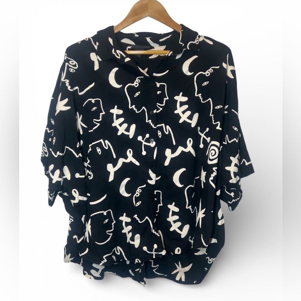 Monki Black‎ and Cream Artistic Button Blouse Oversized Abstract Faces Boxy XL